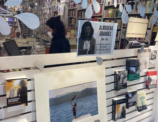 El escaparate de la librería Alberti.