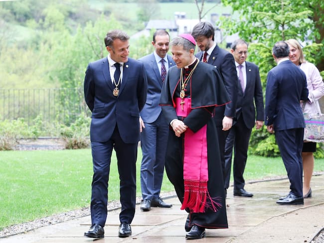 Els coprínceps, Emmanuel Macron i Josep Lluís Serrano Pentinat, s'han reunit a Ràdio Andorra per tractar el present i el futur del país