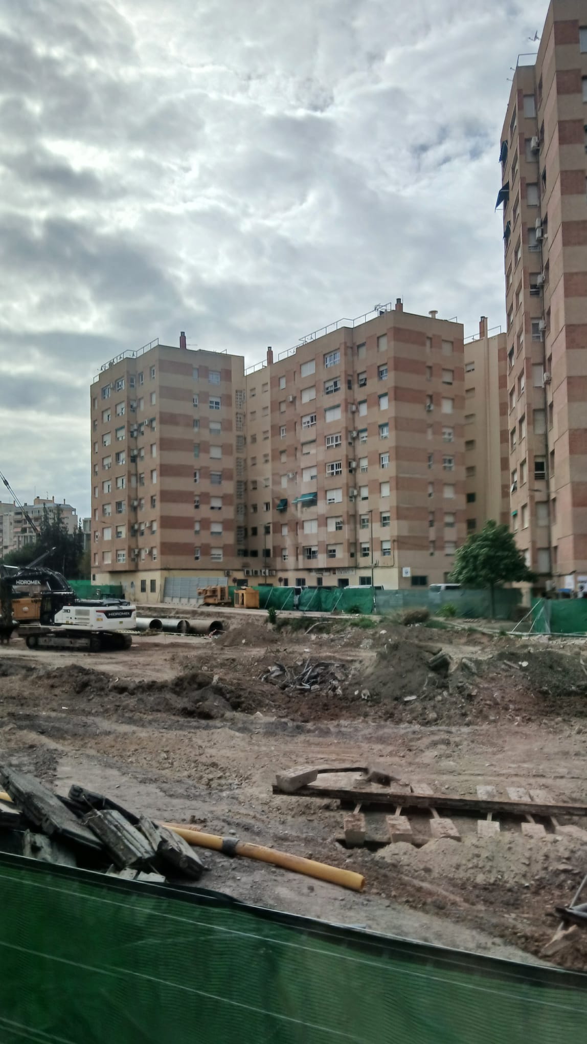 Federación de Vecinos y CECLOR afirman que Lorca tiene que aprovechar el espacio sobre las vías soterradas para crear un espacio único y aprovechable para la ciudad .