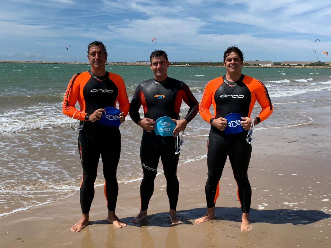 Los tres hermanos Gómez Beser entrenan para el reto desde hace más de un año