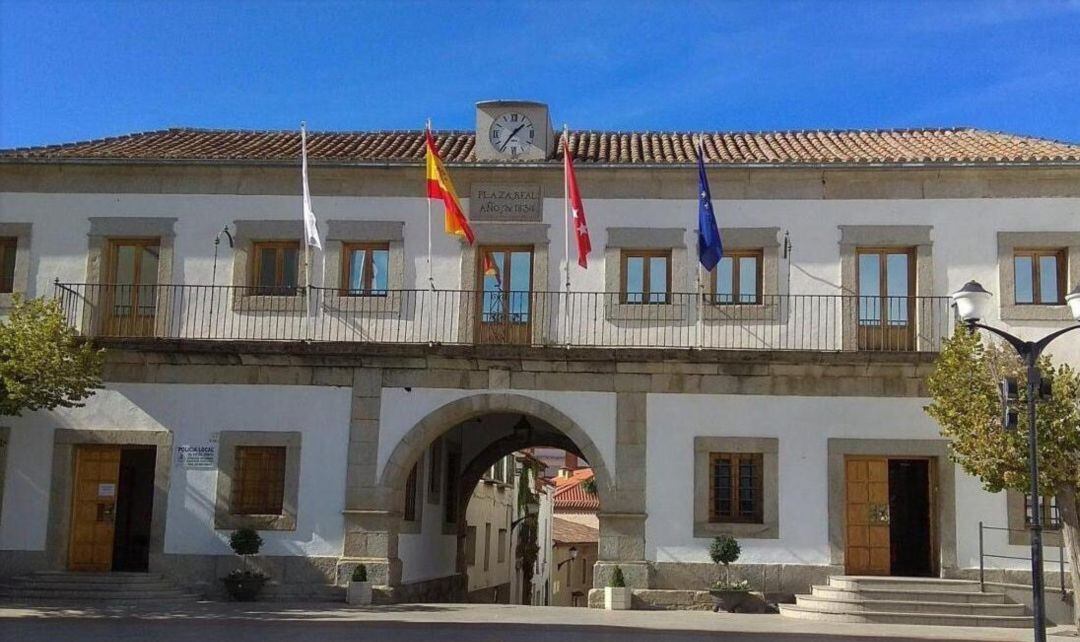 Imagen de la fachada del Ayuntamiento de San Martín de Valdeiglesias