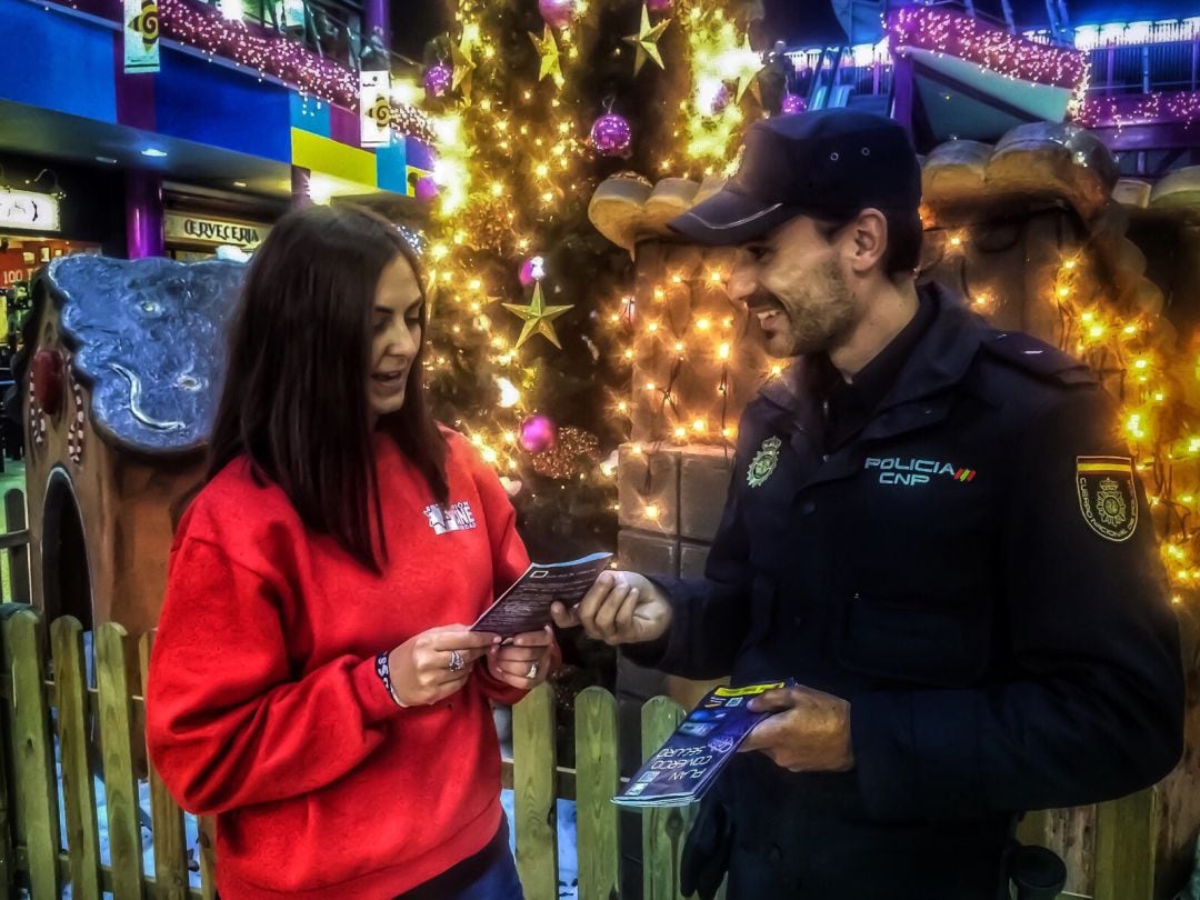 Aumenta el número de efectivos policiales en las zonas comerciales para evitar robos