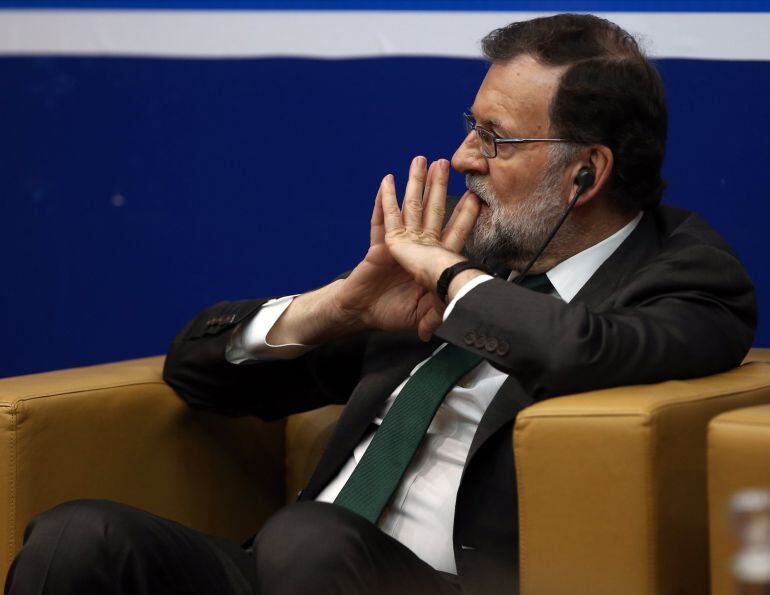 El presidente del Gobierno español, Mariano Rajoy, asiste a la VIII cumbre bilateral España-Túnez