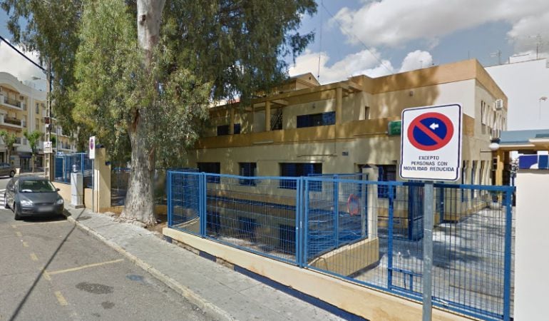 Junto al centro de salud de Camas tiene su punto de venta de cupones Dolores Peláez, que ha repartido entre sus vecinos 350.000 euros