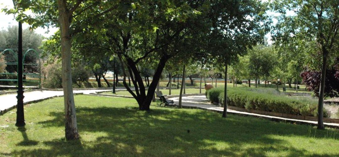 Las dos grandes zonas verdes del municipio van a permanecer abiertas hasta el lunes