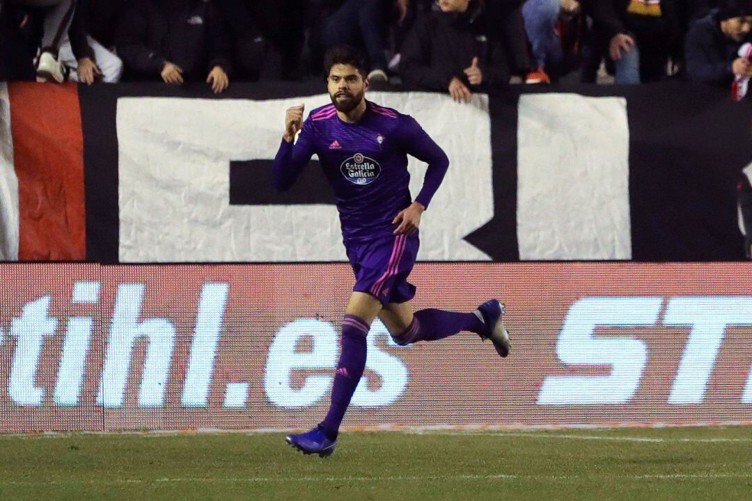 Néstor Araujo marcó su primer gol con el Celta en Vallecas