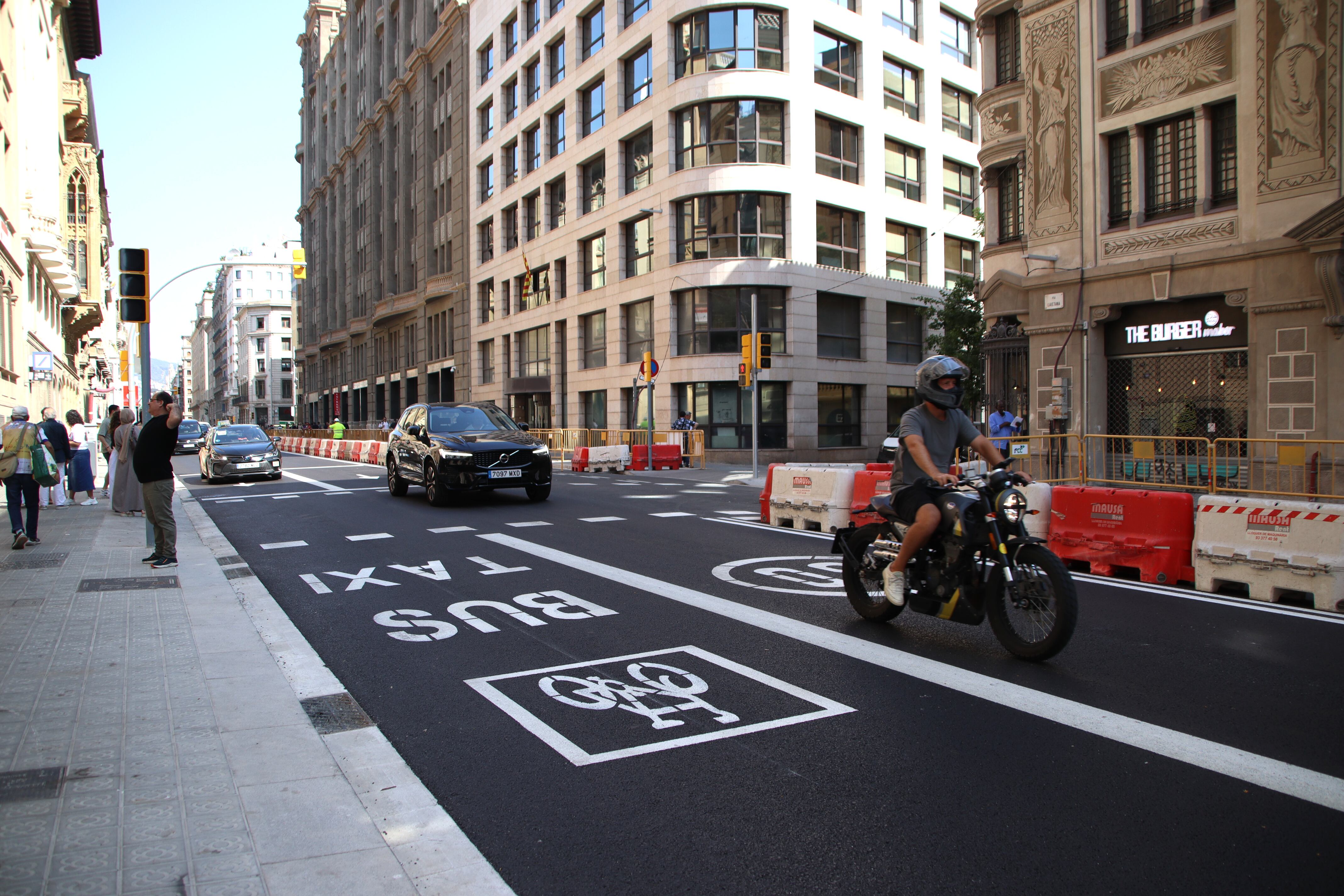 La Via Laietana, amb el tram inferior encara en obres