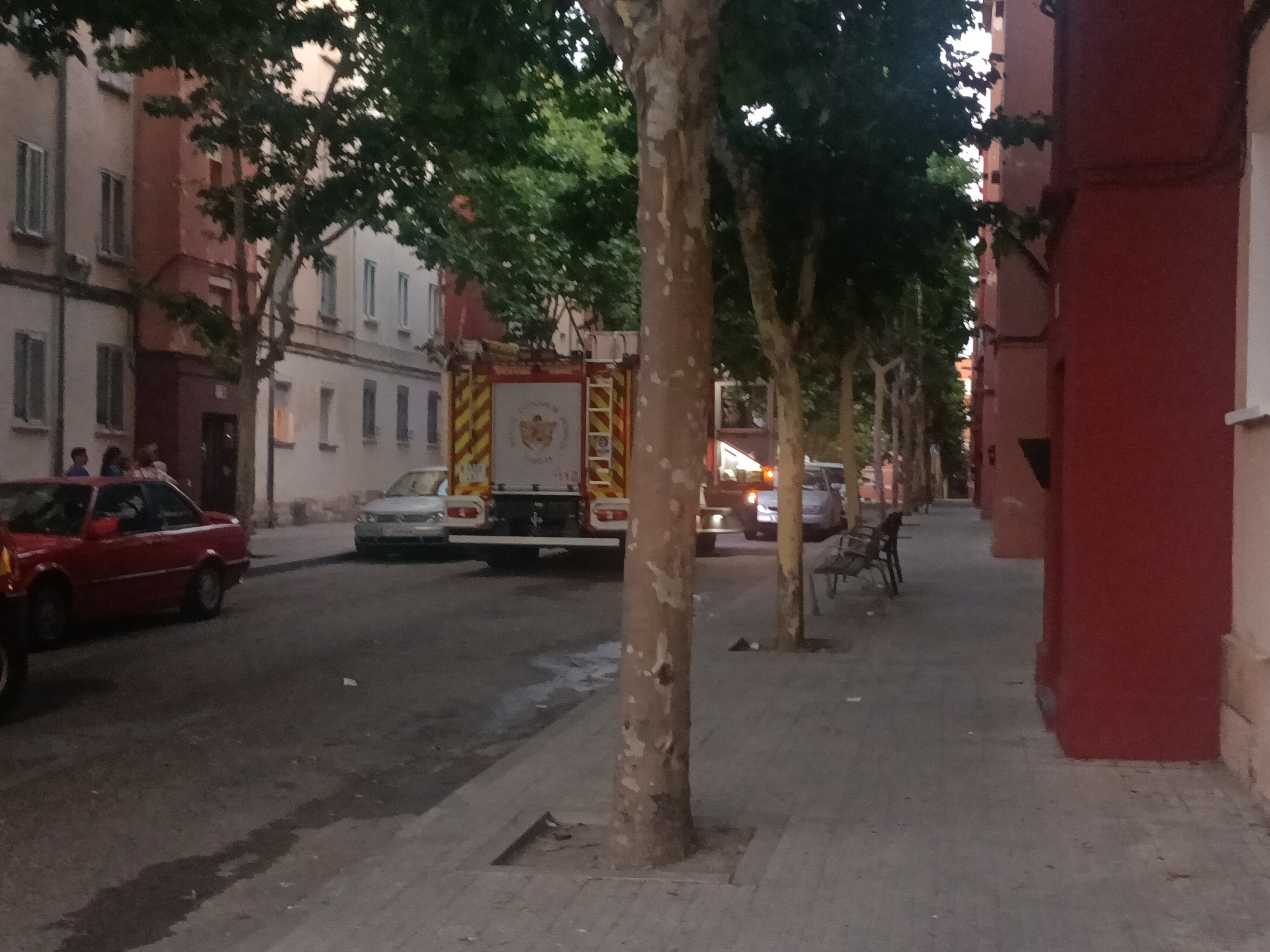 Coche de bomberos en la Calle Río Almucera