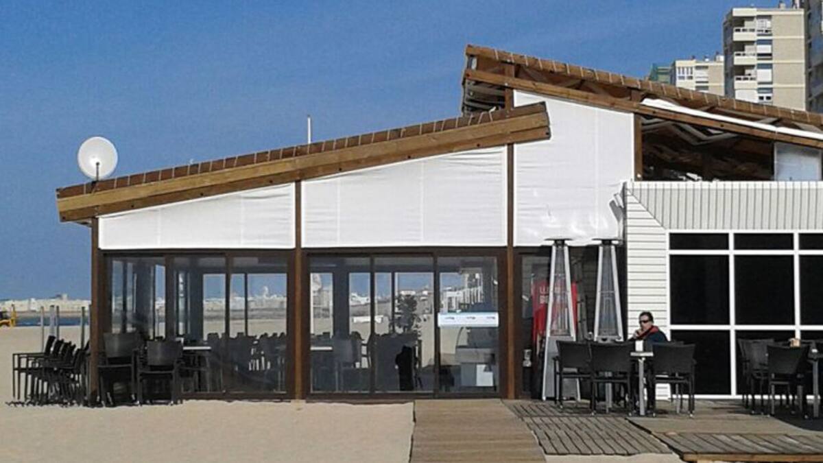 El Ayuntamiento solicita la apertura de chiringuitos…pero no como requería la Junta