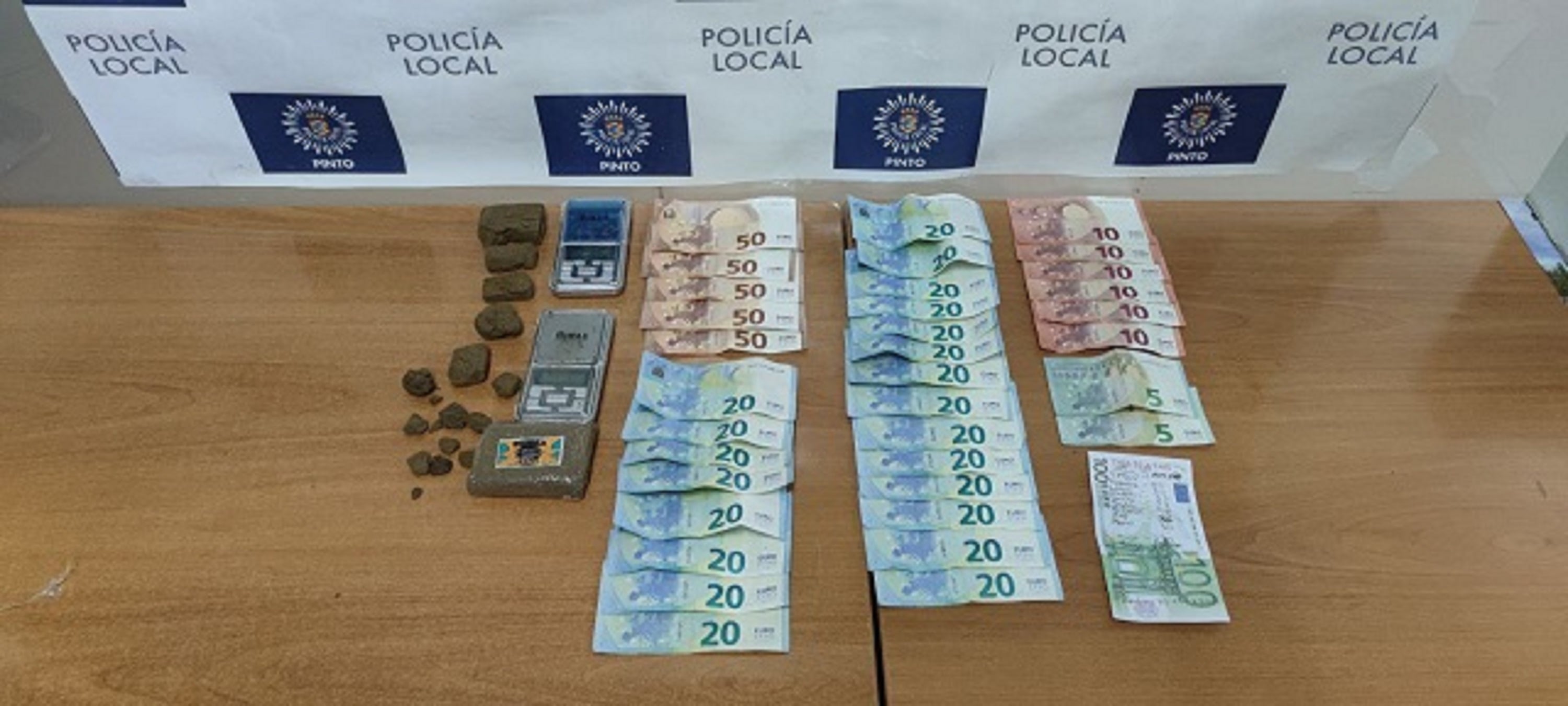 La Policía Local de Pinto incautó en un establecimiento hostelero droga y dinero escondidos para su tráfico posterior.