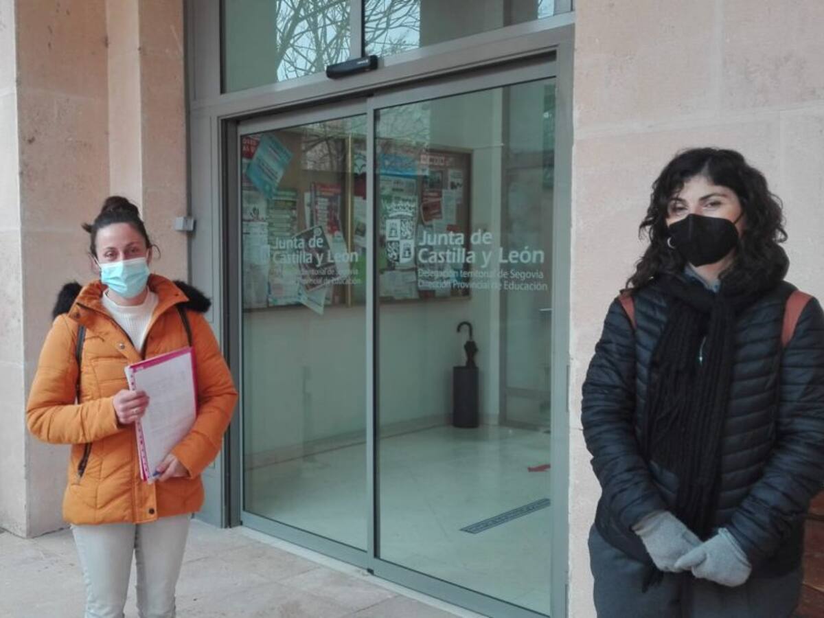 La Asociación Fontanares Unido presenta 1.300 firmas en la Dirección Provincial de Educación