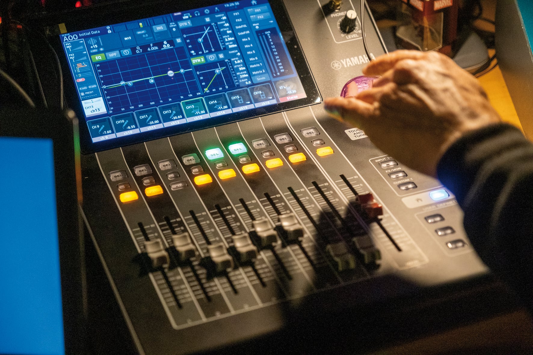 Nuevos equipos iluminación y sonido Casa de la Cultura de Azuqueca