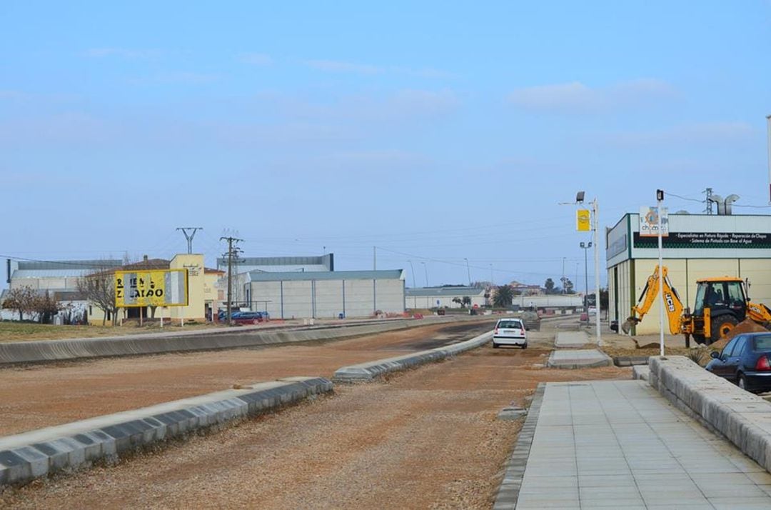 Obras en el nuevo polígono en la carretera de Guadalupe