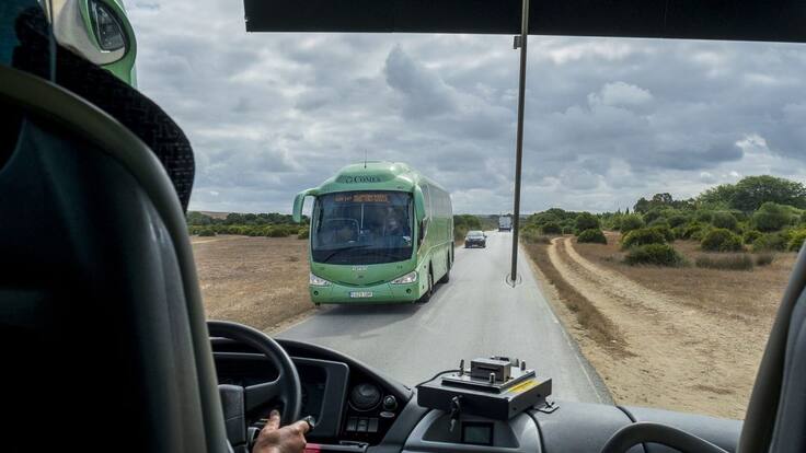 Un conductor de Comes agredido por dos individuos en Campamento