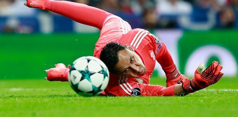 Keylor Navas hace un paradón en el Bernabéu