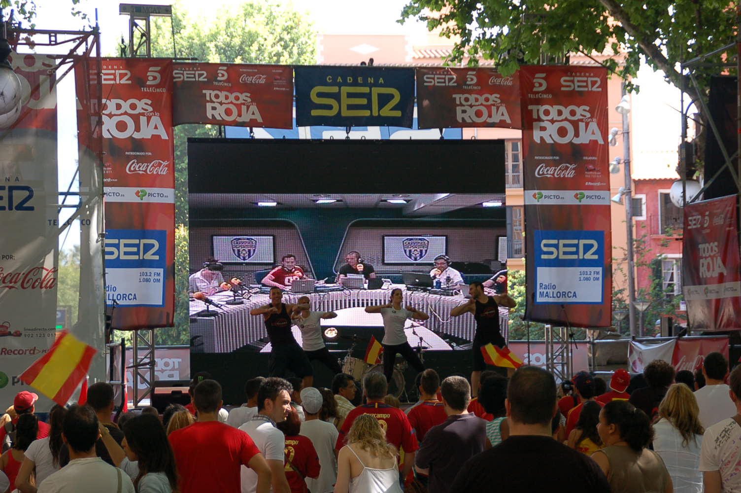 Pantalla gigante de Radio Mallorca en la Eurocopa de 2012.