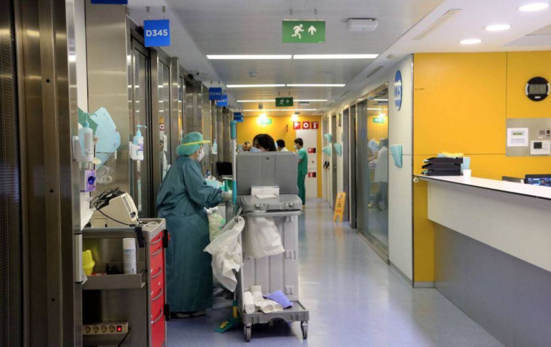 Preocupación en los hospitales de Málaga por el repunte de contagios entre los jóvenes 
