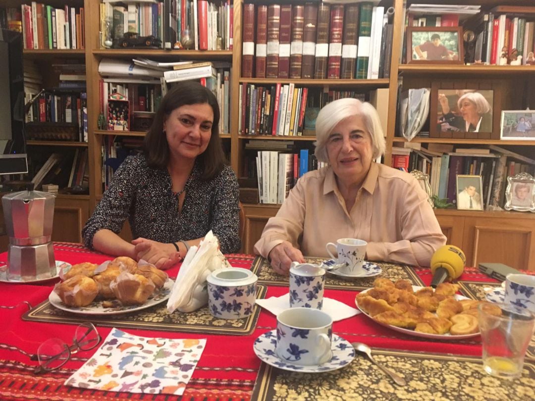 Pilar Pérez Solano y Paca Sauquillo desayunando en la SER