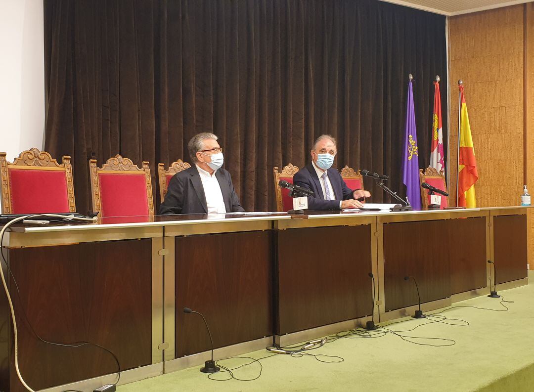 El Delegado de la Junta y el Gerente de Asistencia Sanitaria han querido desmentir las acusaciones sobre la situación crítica del Hospital Río Carrión