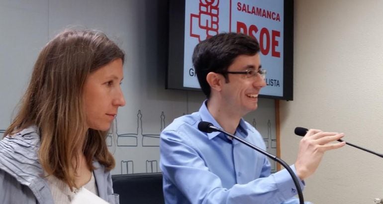 José Luis Mateos, del PSOE,  en una rueda de prensa