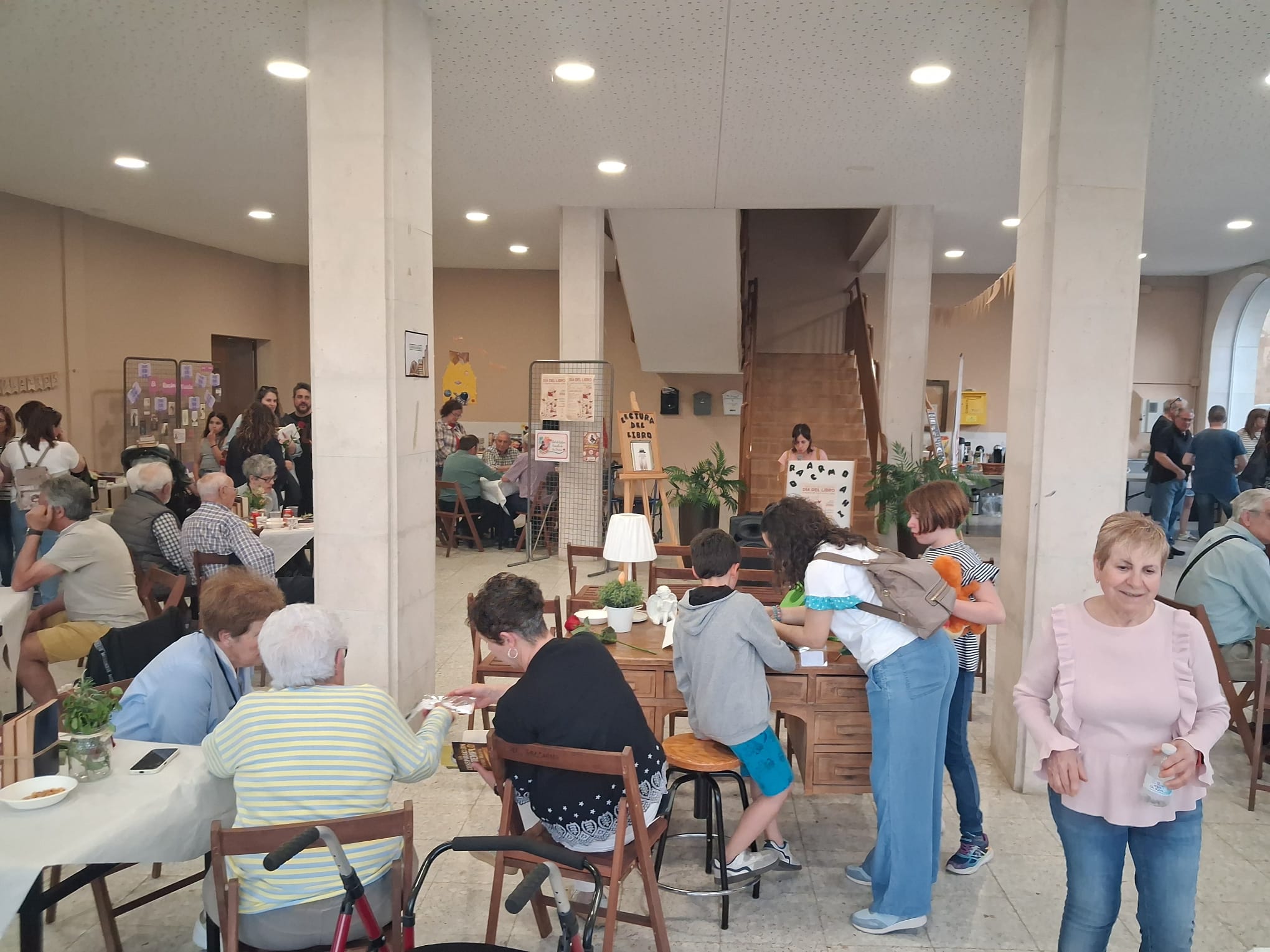 Jornada solidaria en Fresnillo de las Dueñas día del Libro y de Castilla y León 2026