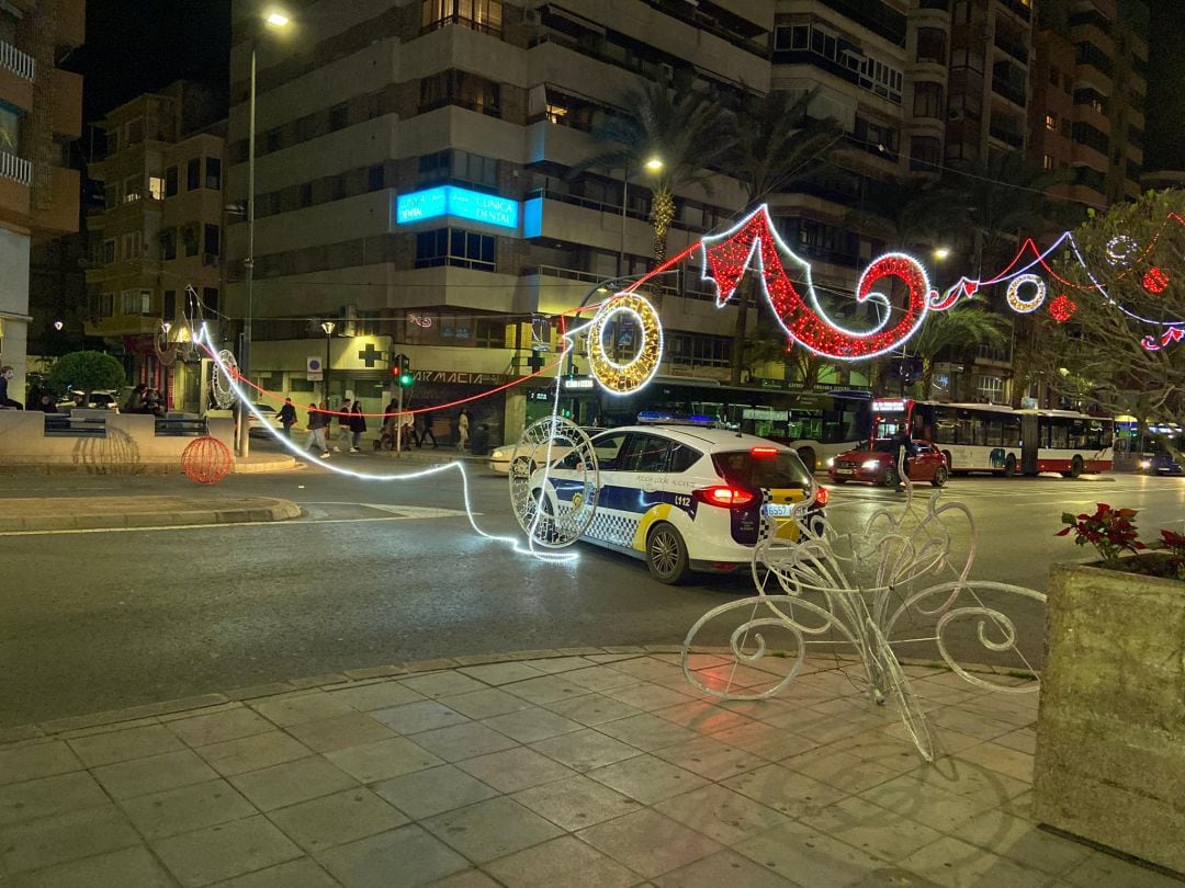 Una girnalda ha caído esta noche en la Avenida Alfonso El Sabio