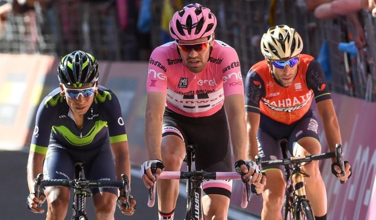 Dumoulin, Nibali y Quintana, en el tramo final de la etapa