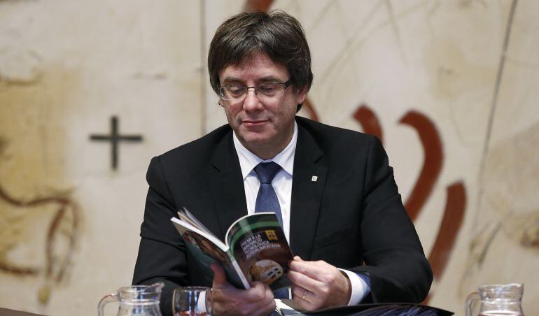 El presidente de la Generalitat Carles Puigdemont, durante la reunión del gobierno catalán.