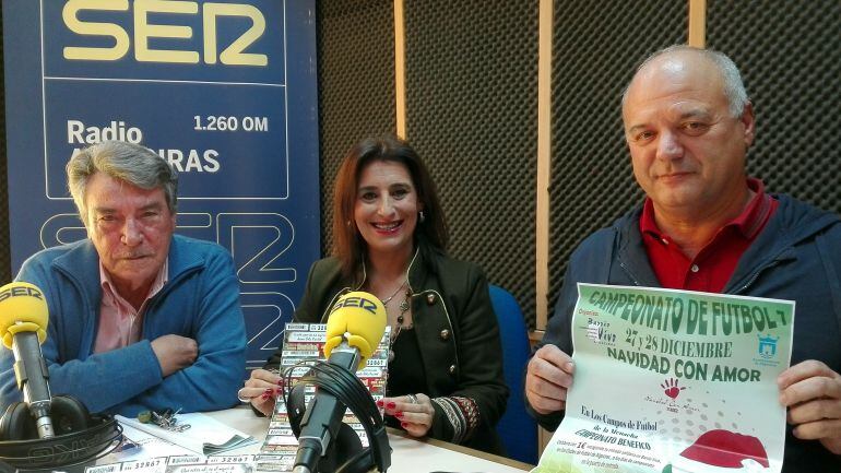 Francisco Martín, Concha de la Fuente y Pepe Díaz durante su intervención en el espacio Navidad con Amor.