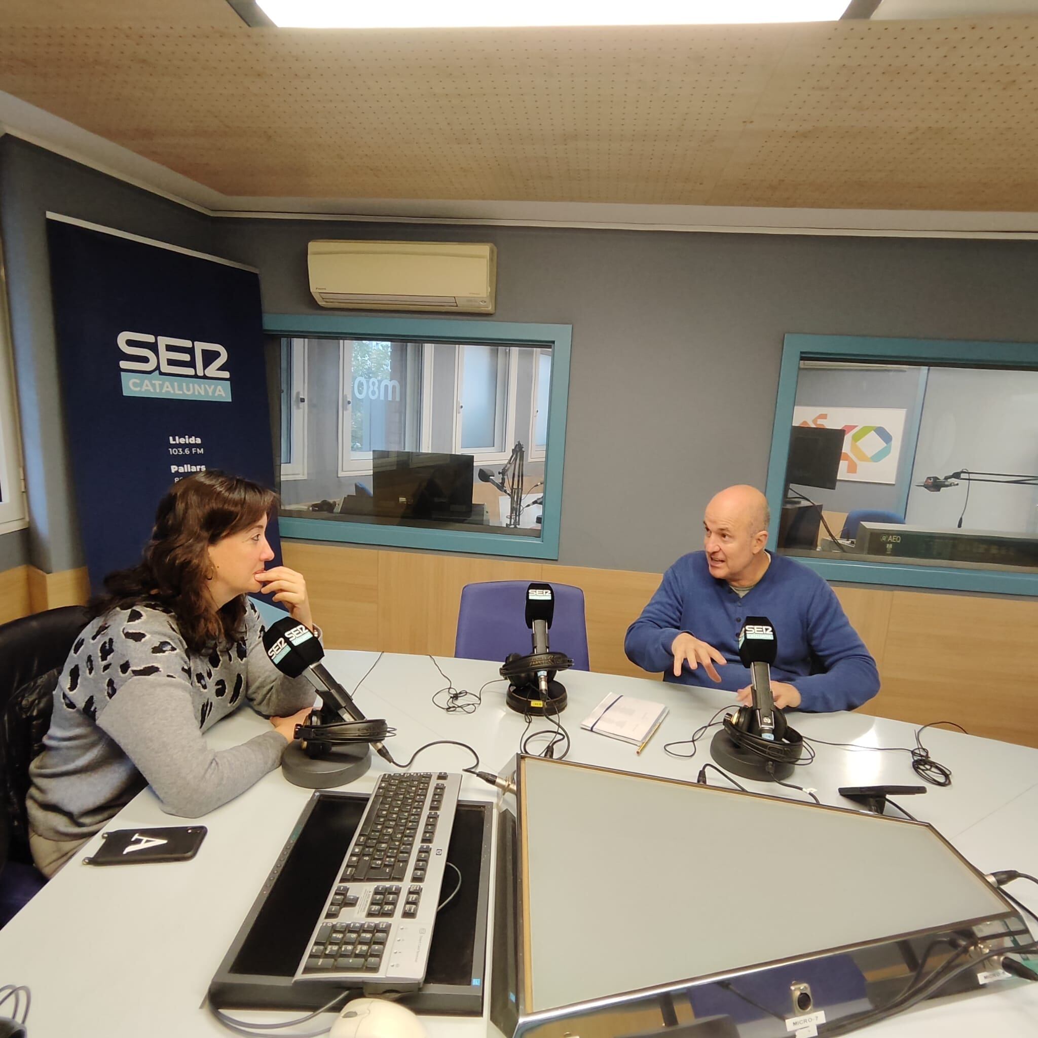 La tertúlia d'alcaldes de l'Aquí Lleida d'aquest dimarts ha estat amb els alcaldes de Torrelameu, Carles Comes i de L'Albi, Anna Feliu. Foto: Maricel Benabarre.