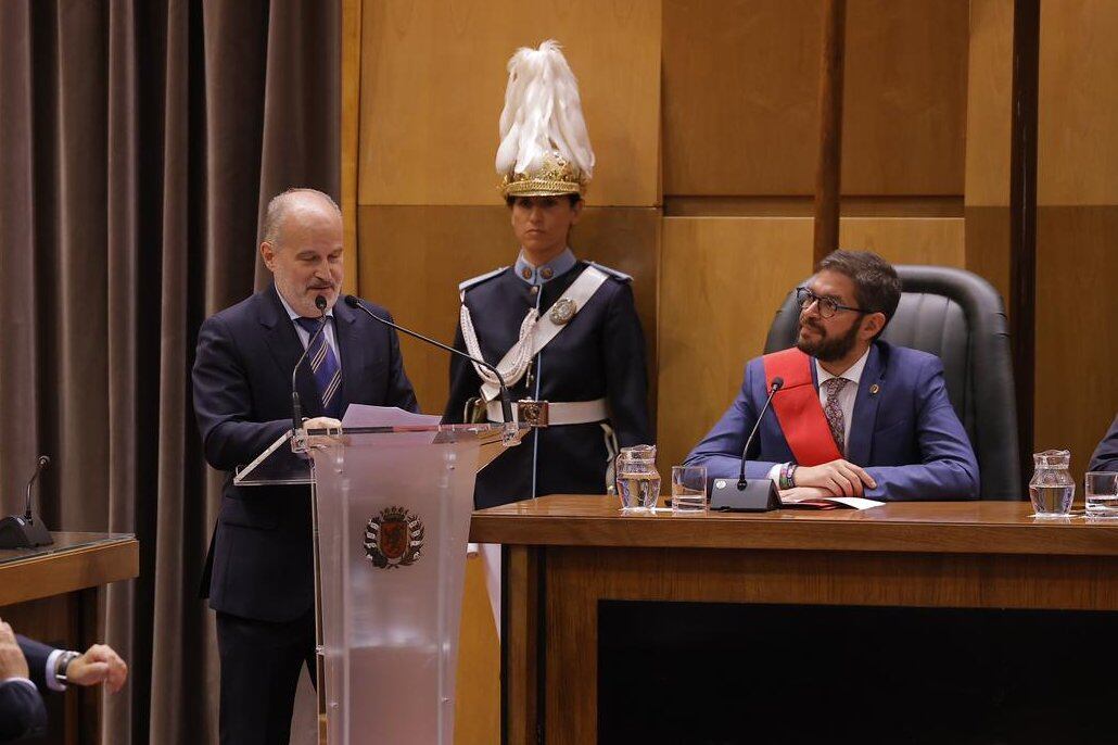 Ignacio García presidente de la Junta de Cofradías, nombrada Hija Predilecta de Zaragoza