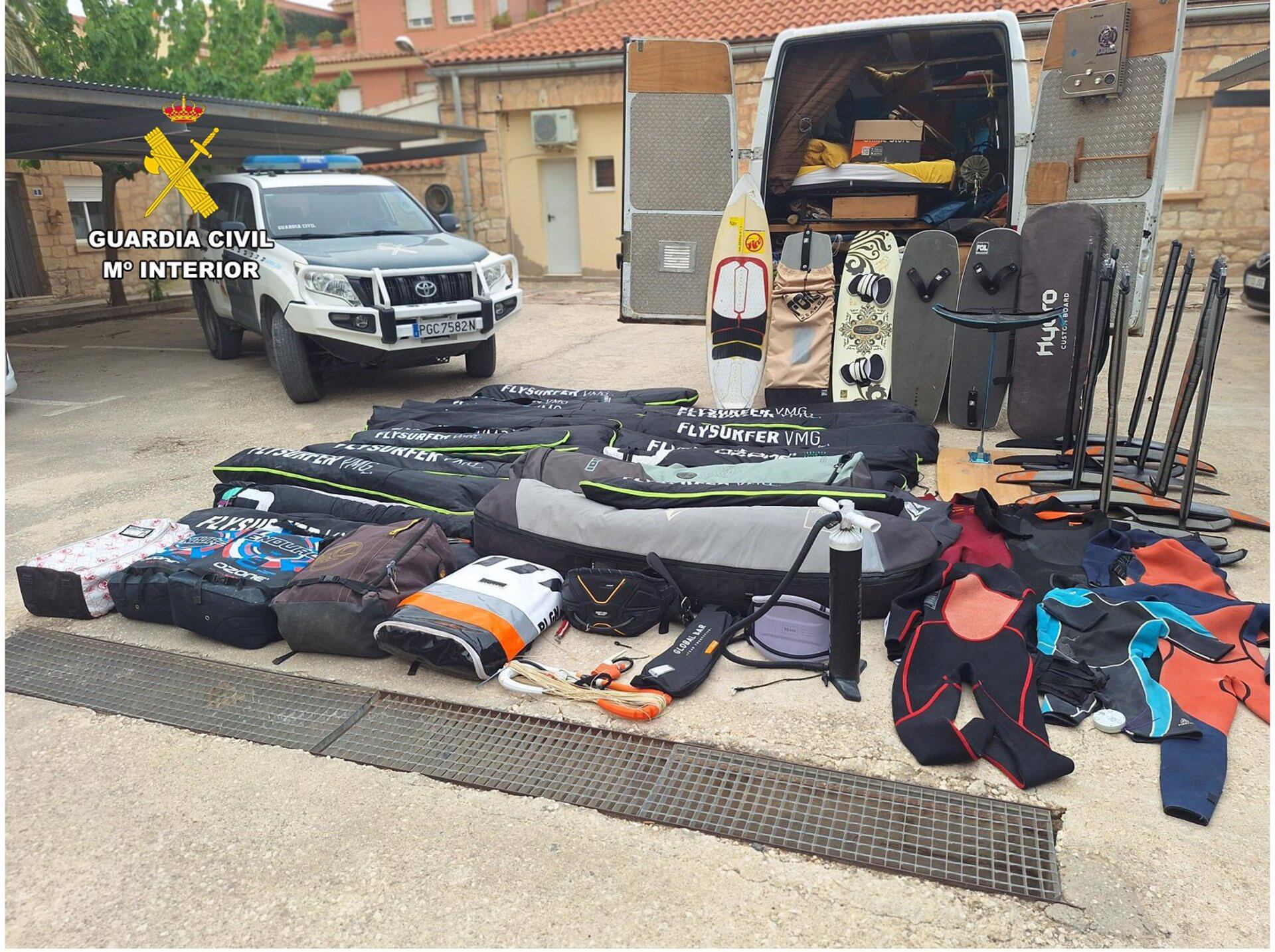 Material de Kite robado y recuperado por la Guardia Civil