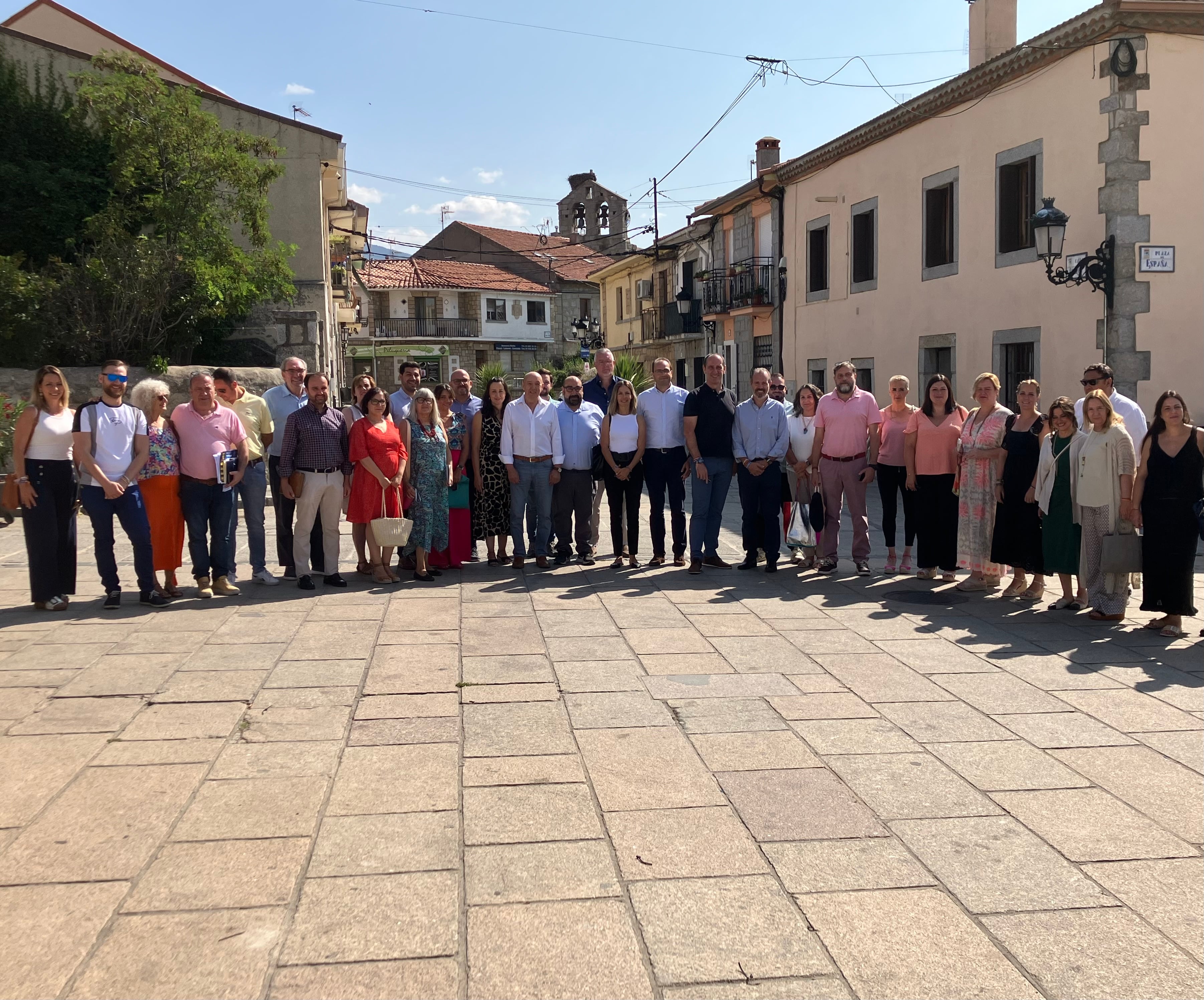 Antonio Coello, alcalde de Los Molinos, ha sido  elegido presidente de la Asociación, mientras que la alcaldesa de Soto del Real, Noelia Barrado, ejercerá como vicepresidenta