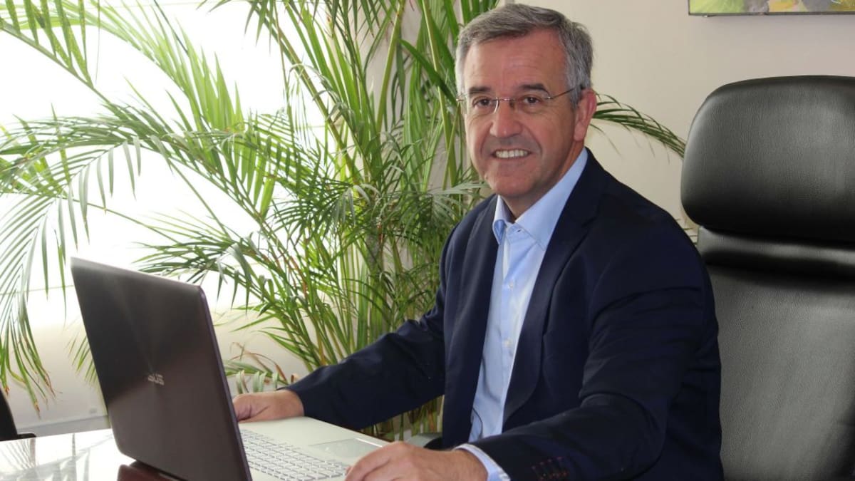 PSOE y VOX piden cárcel e inhabilitación para el alcalde de Estepona por presunta malversación