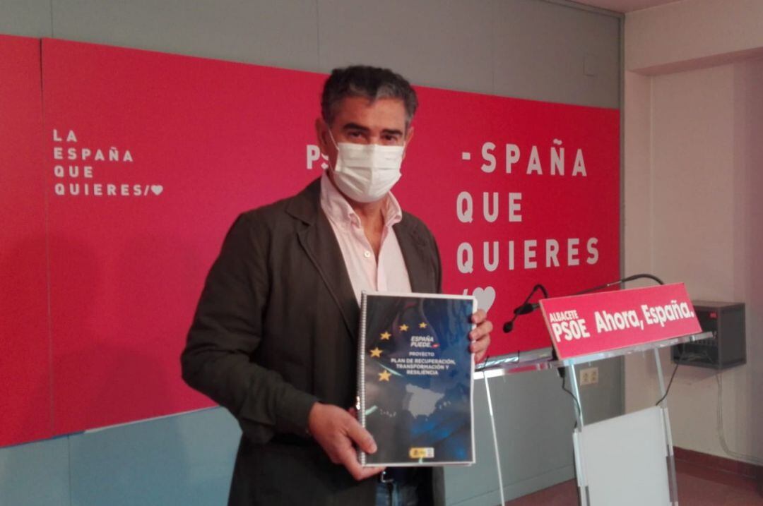 Manuel González Ramos durante su comparecencia de prensa