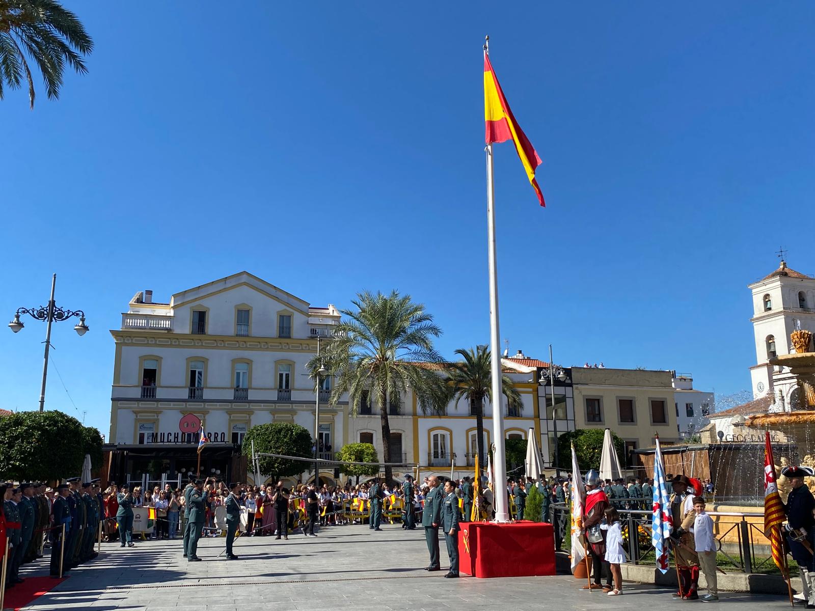 IZADO BANDERA GUARDIA CIVIL EN MÉRIDA