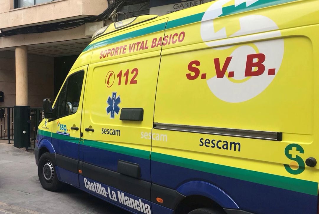 Imagen de archivo de una ambulancia del SESCAM 