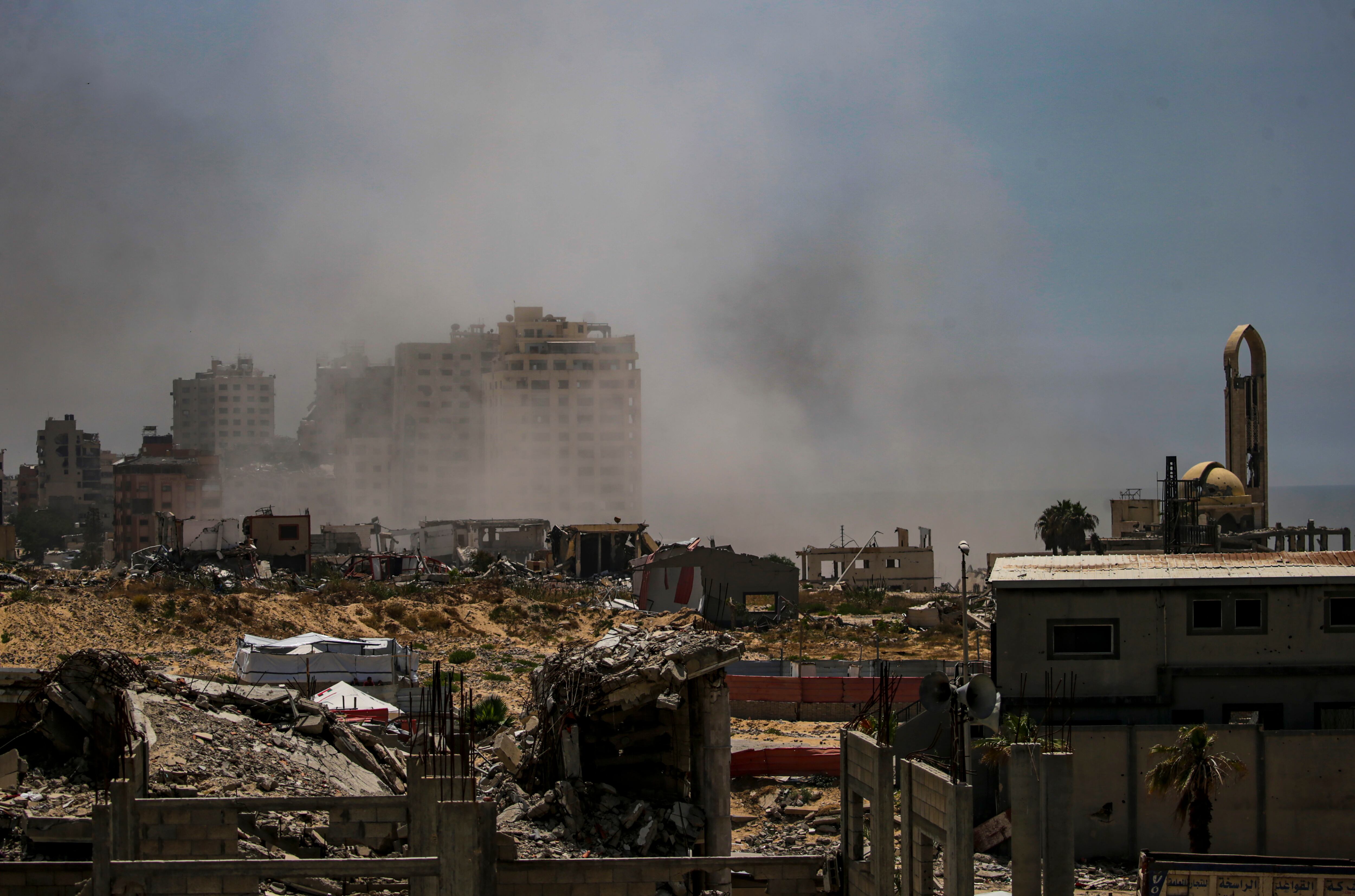 Vista de Gaza después de que el ejército de Israel haya lanzado un nuevo ataque este viernes. EFE/EPA/MOHAMMED SABER