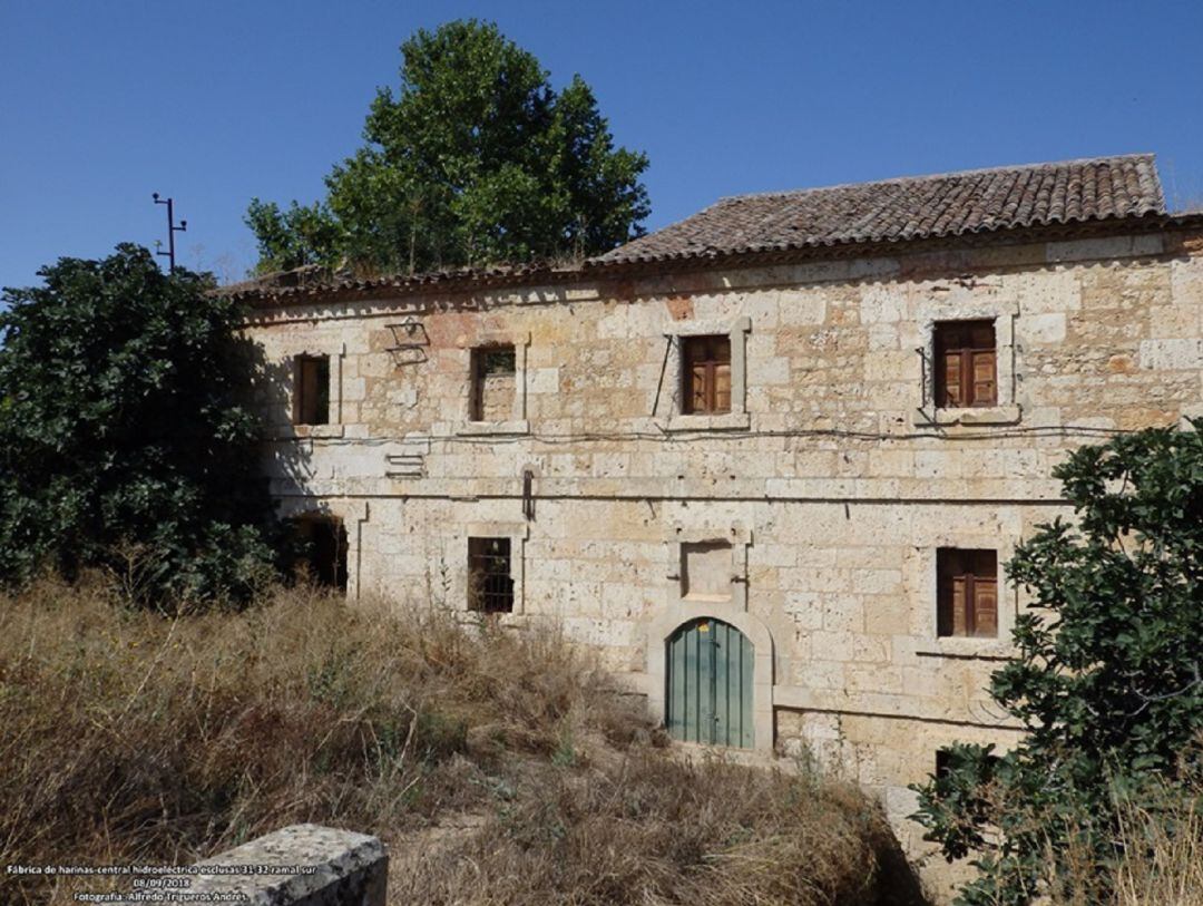 Fábrica de Harinas de las esclusas 31 y 32 del Canal de Castilla en la provincia de Palencia