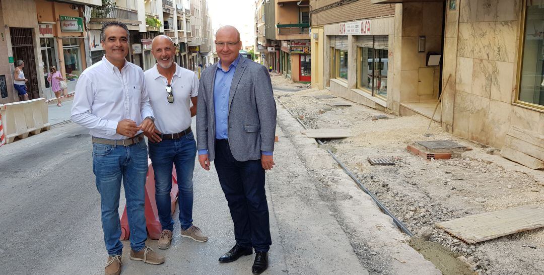 El concejal de Mantenimiento Urbano, Juan José Jódar (izquierda) y el alcalde de Jaén, Javier Márquez (derecha).