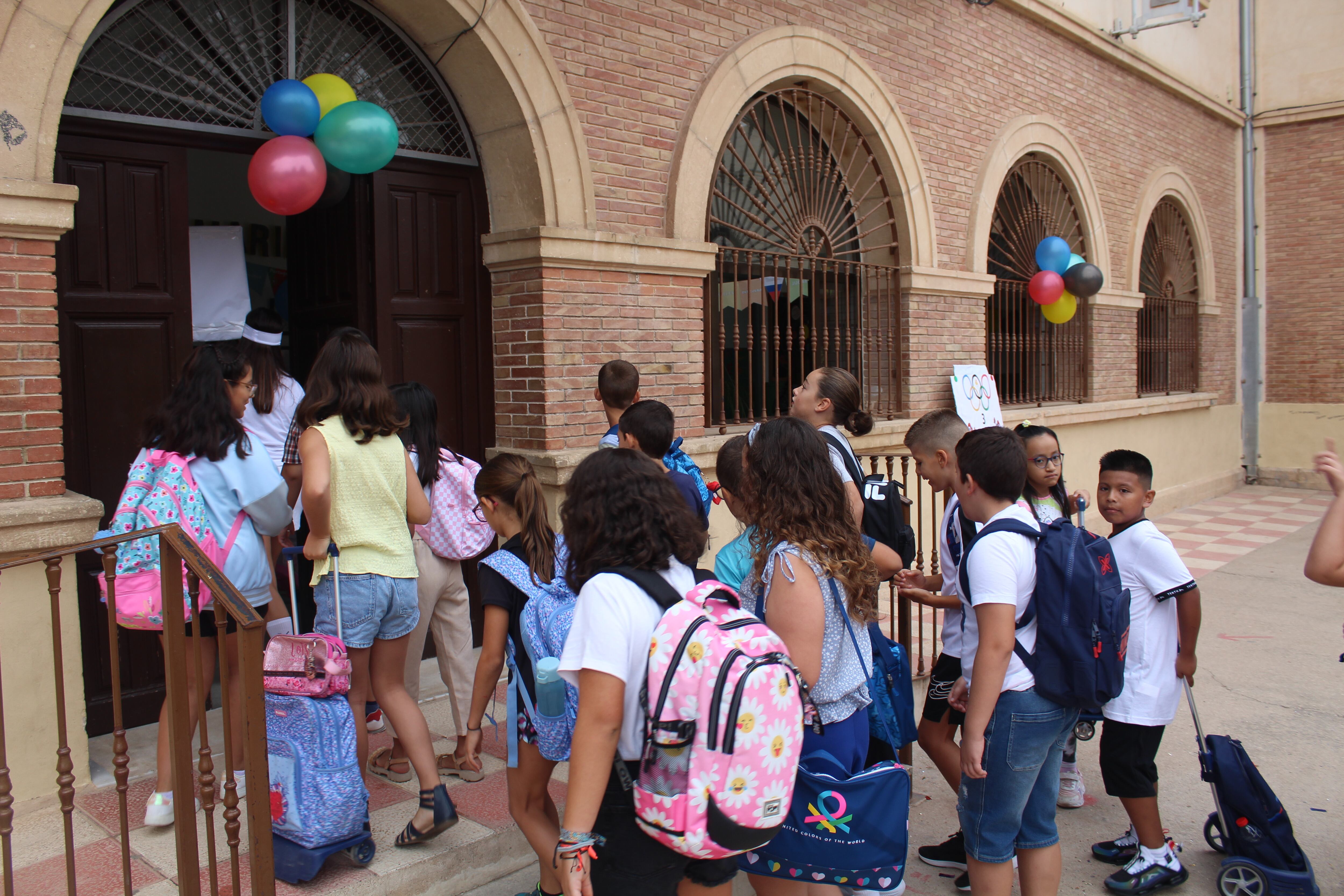 Alumnos del colegio Mariano Suarez de Jumilla en su vuelta a las aulas