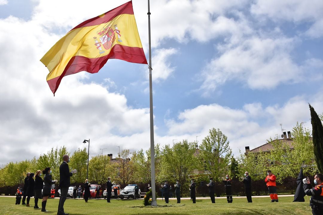 Homenaje a los fallecidos de COVID-19 en Villaviciosa de Odón