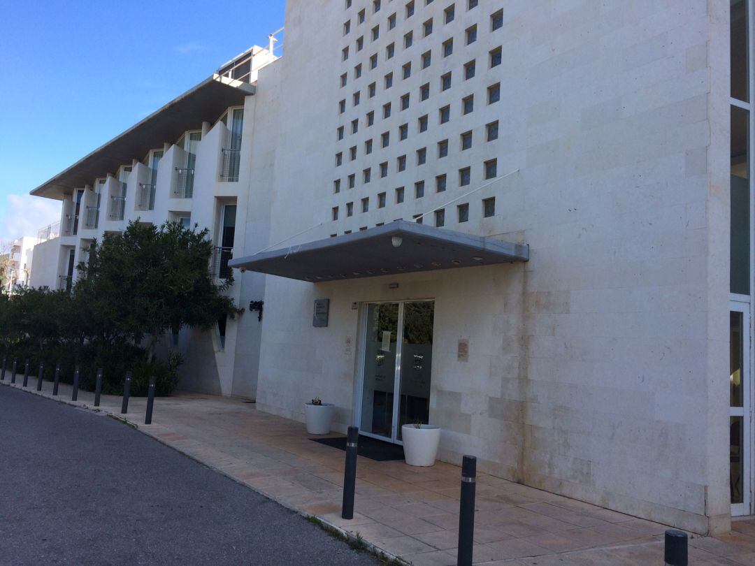 Imagen de archivo del acceso al centro residencial