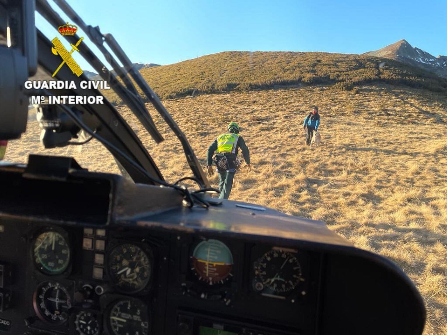 La guardia civil procede a un rescate en el Catoute