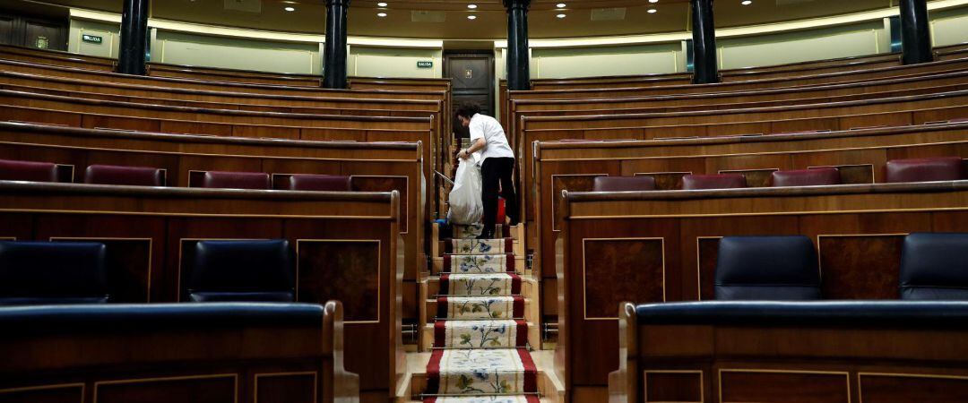 Vista del hemiciclo vacío tras la última sesión del Congreso antes de que la Diputación Permanente asuma las funciones del pleno