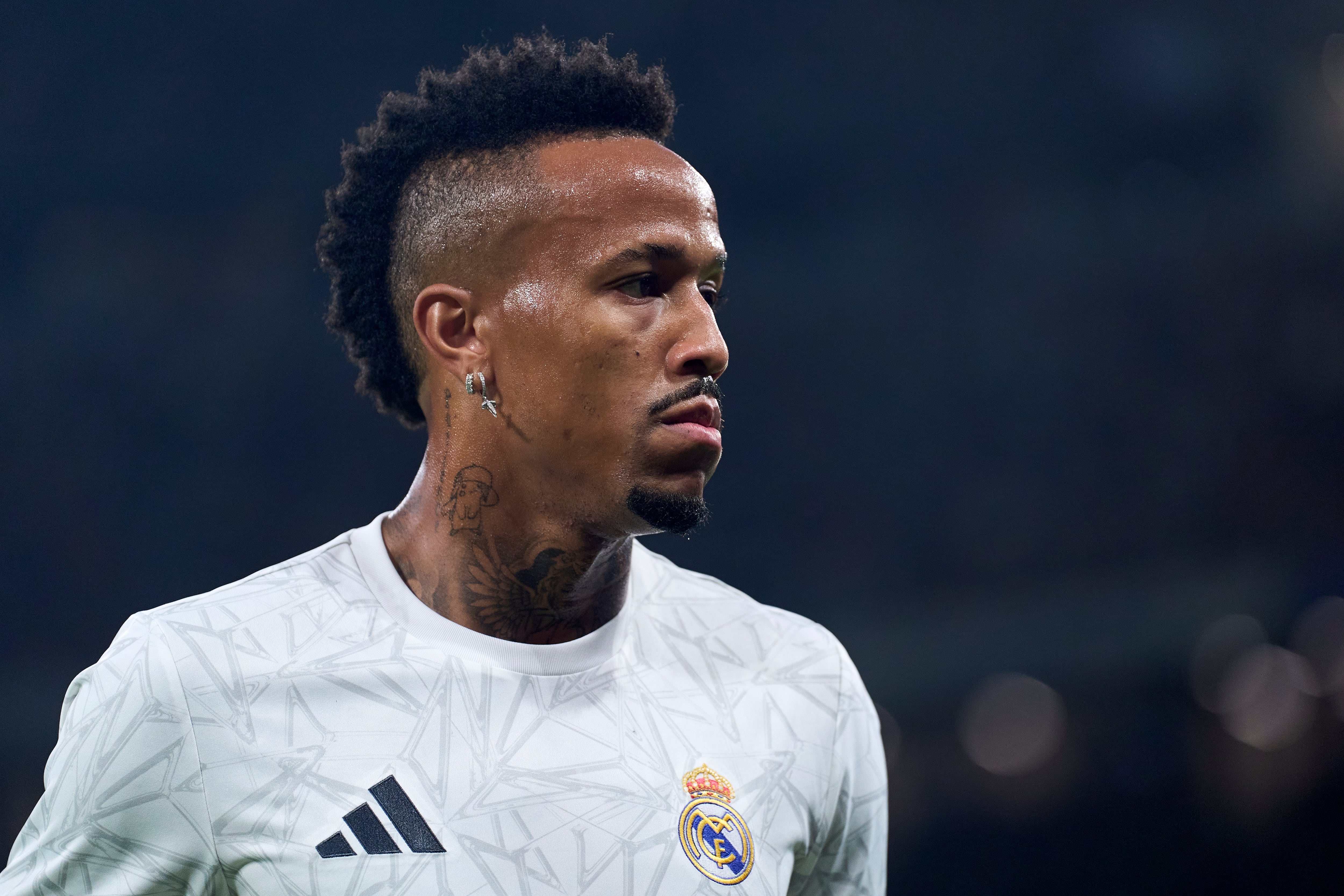 Éder Militao se lesiona del muslo derecho