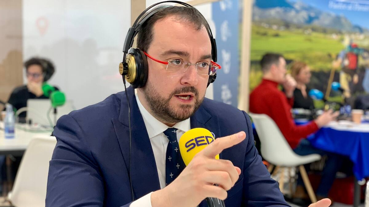 Adrián Barbón en la SER en el especial de Fitur