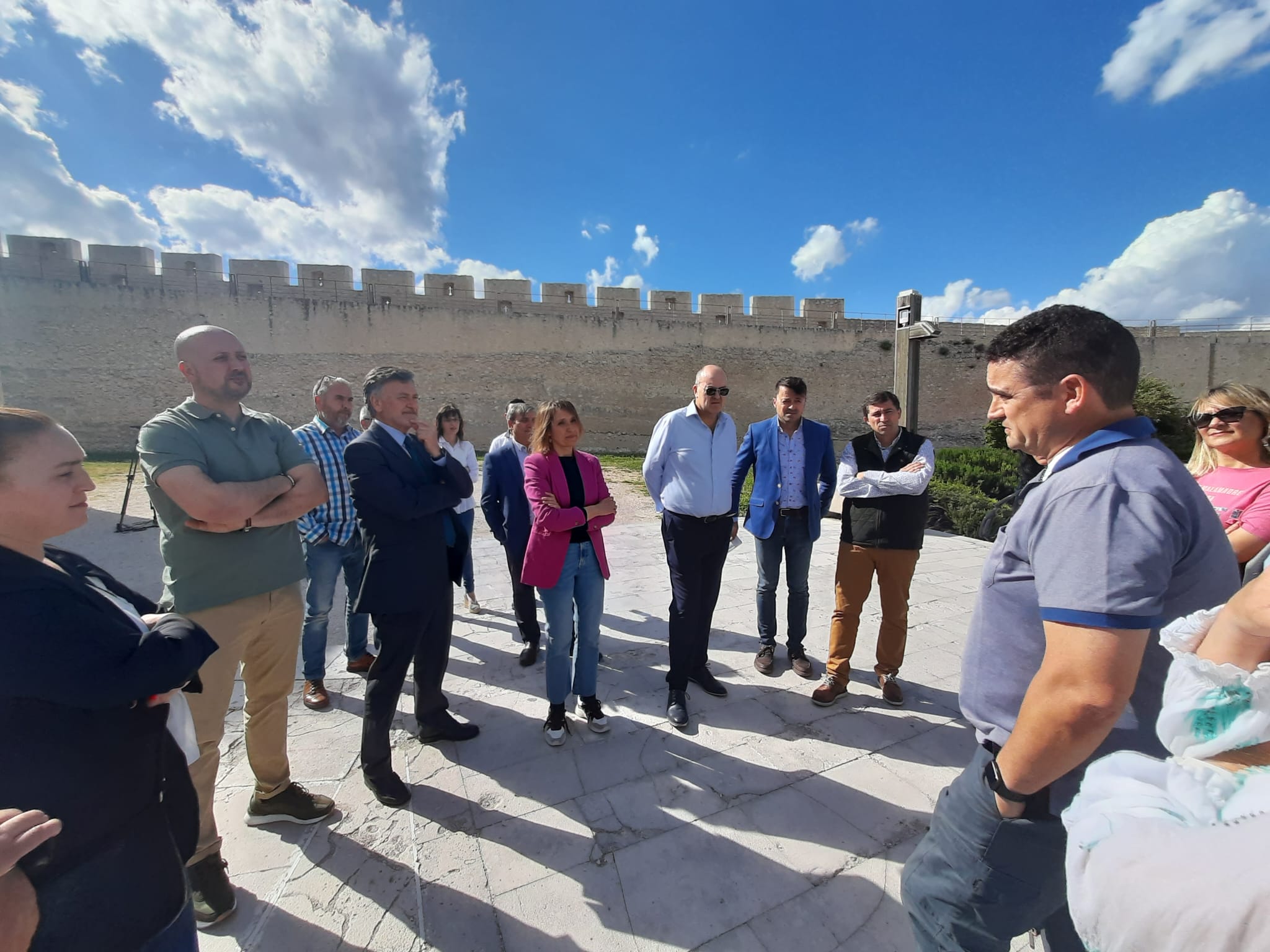 Visita de la consejera de Educación, Rocío Lucas con la candidatura del PP en Cuéllar