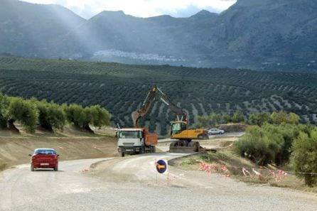 Obras en la carretera de Bedmar a Cuadros