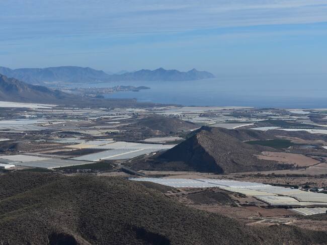 En esta sexta entrega de Cuaderno de Campo regresamos a la zona costera de Lorca para adentrarnos en espacios naturales ubicados entre
las pedanías de Morata y Ramonete.